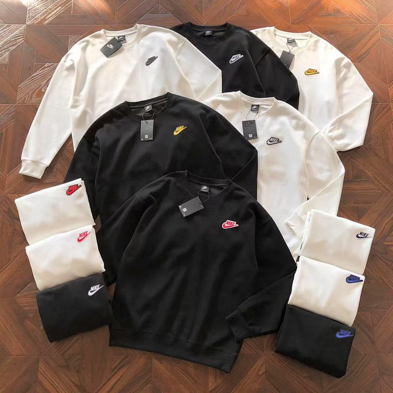 NIKE SWEATSHIRTS