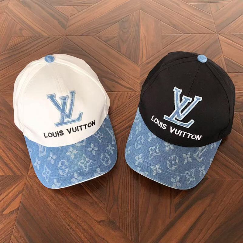 LOUIS VUITTON CAPS (22)