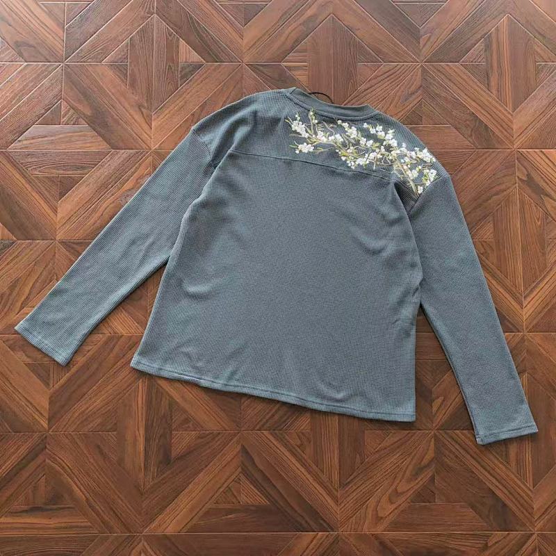 DERSCHULZE LONGSLEEVES (2)