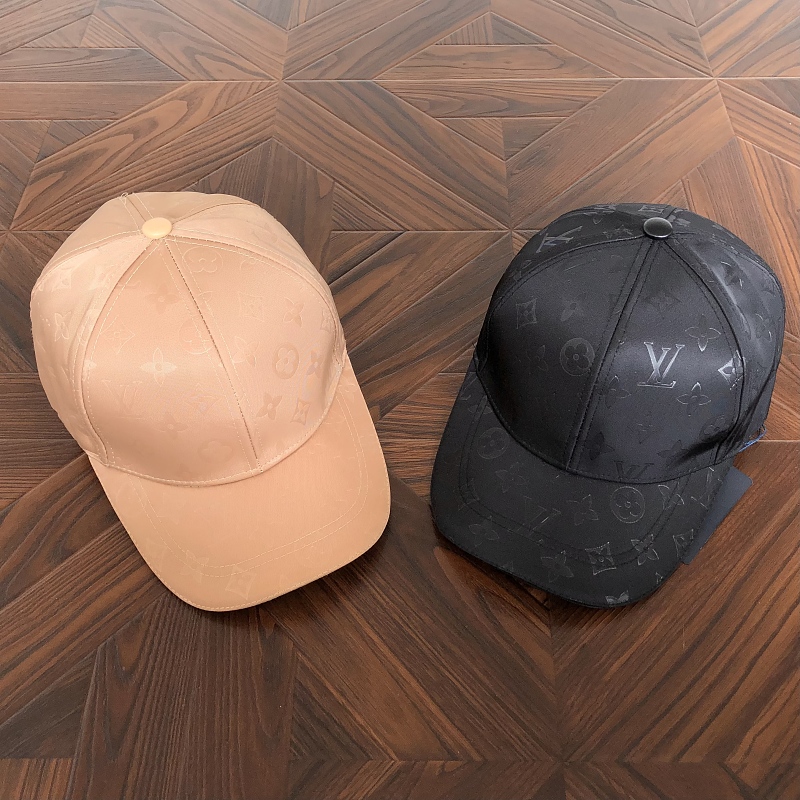 LOUIS VUITTON CAPS (18)