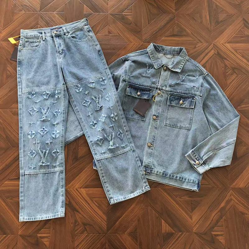 LOUIS VUITTON PANTS (44)