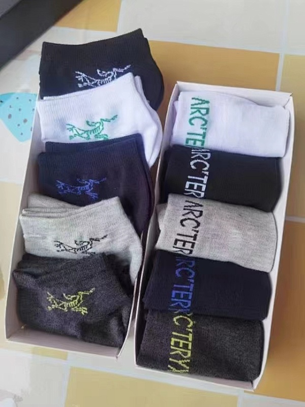 ARC TERYX SOCKS