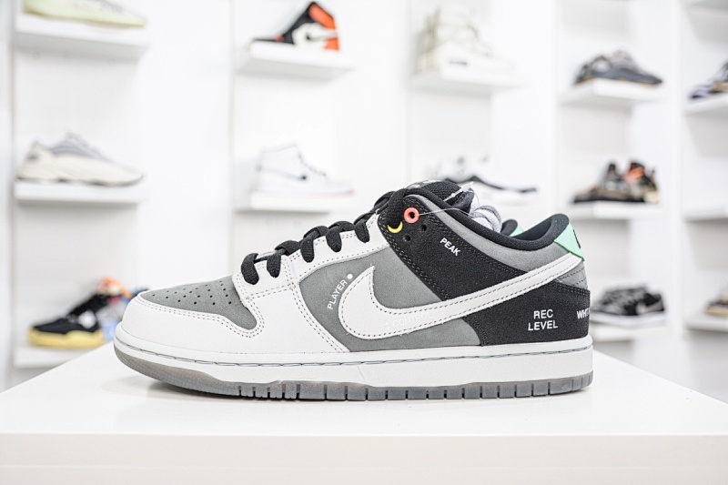 NIKE DUNK 摄影机黑灰白