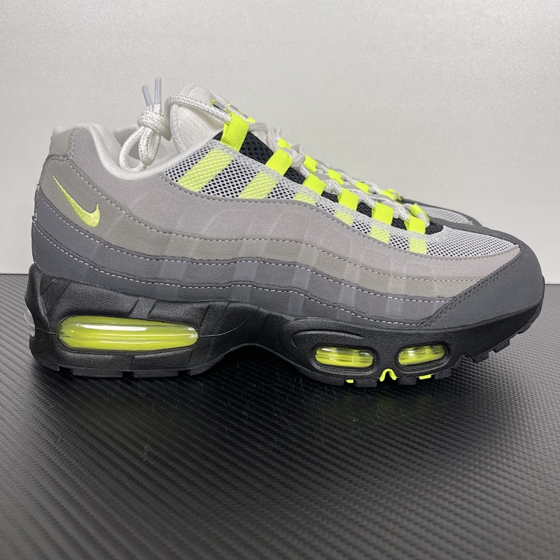 NIKE Air Max 95 "Neon"