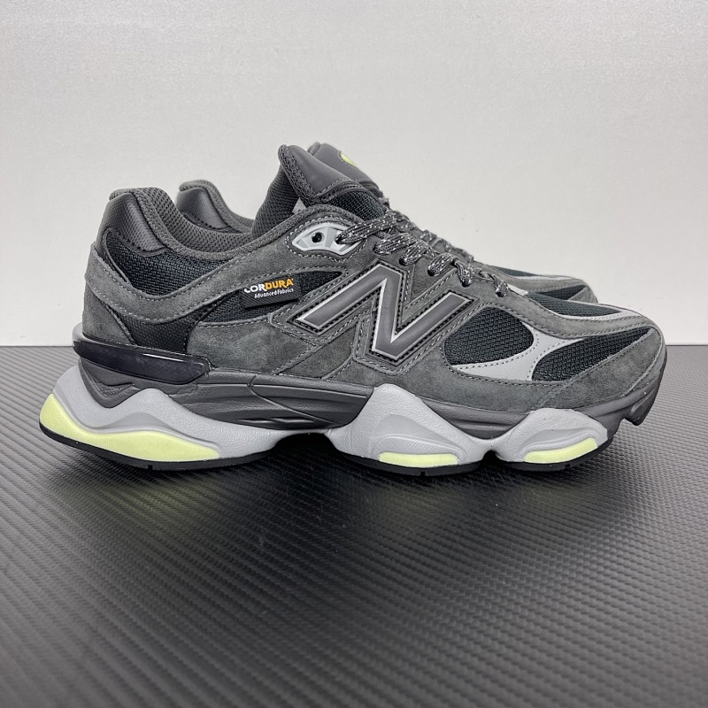 NEW BALANCE SNEAKERS (6)