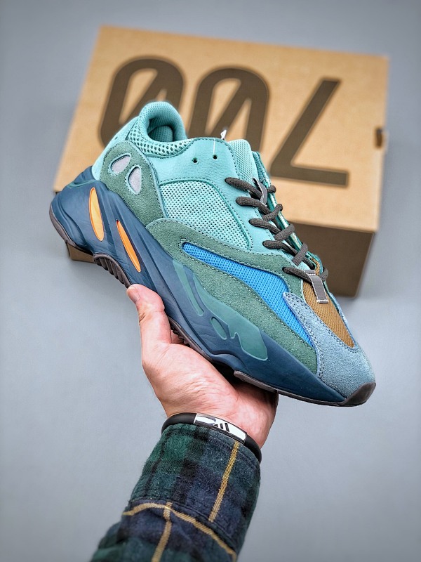 YEEZY 700 (2)