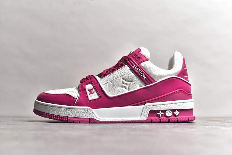 LOUIS VUITTON SNEAKERS (32)
