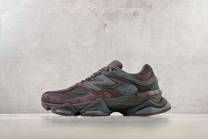 NEW BALANCE SNEAKERS (42)