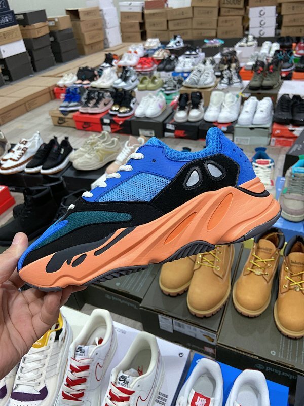 YEEZY 700 Wave Runner