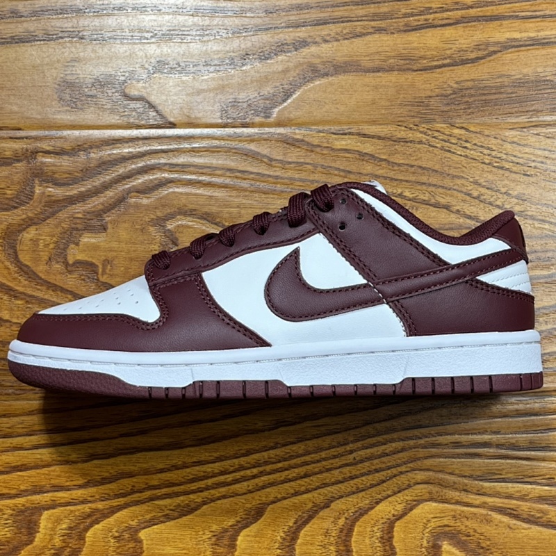 NIKE Dunk Low Burgundy
