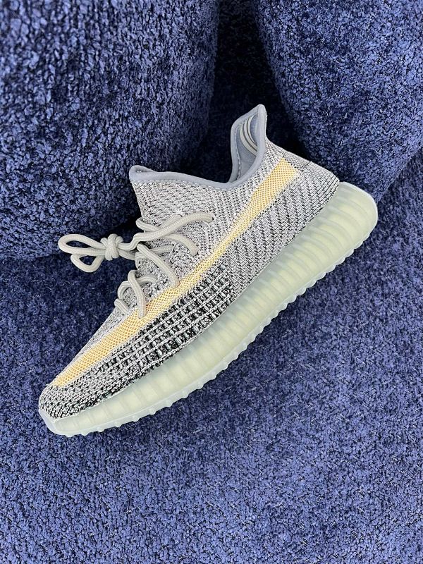 YEEZY 350 V2 'Static'