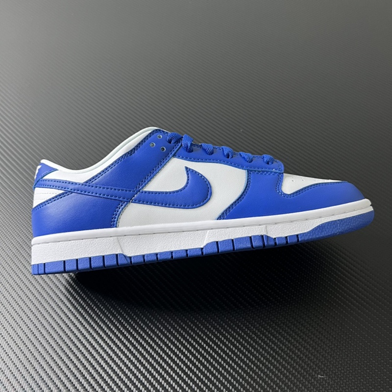 NIKE Dunk Kentucky