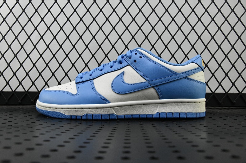 NIKE Dunk Low North Carolina