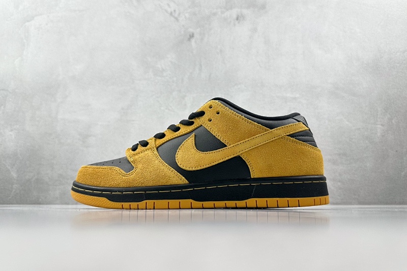 NIKE Dunk Low Retro 'Black & Gold'