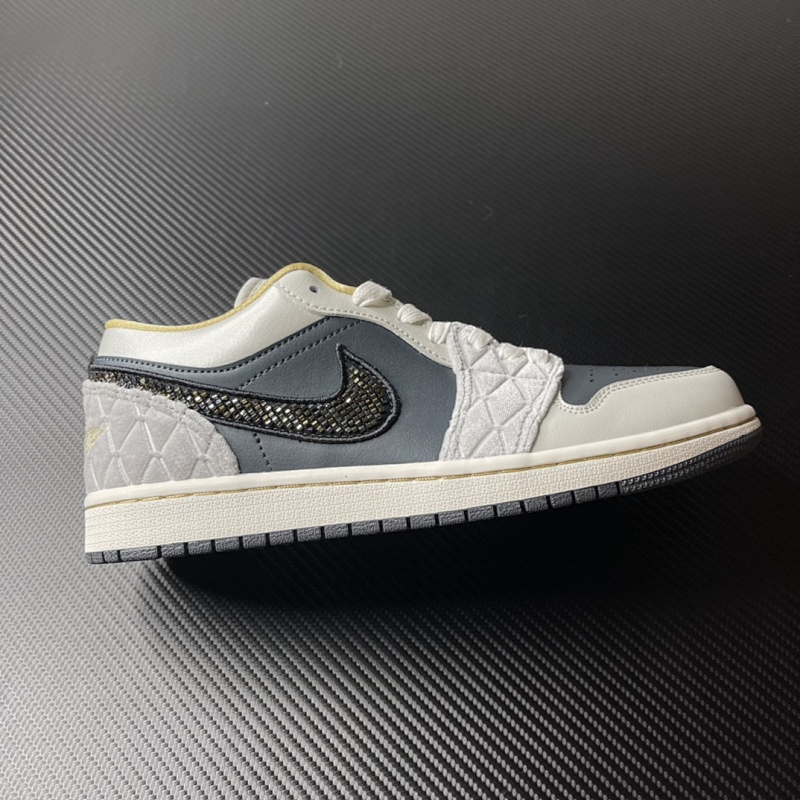 Air Jordan 1 Low SE