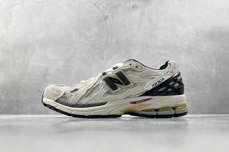 NEW BALANCE SNEAKERS (103)
