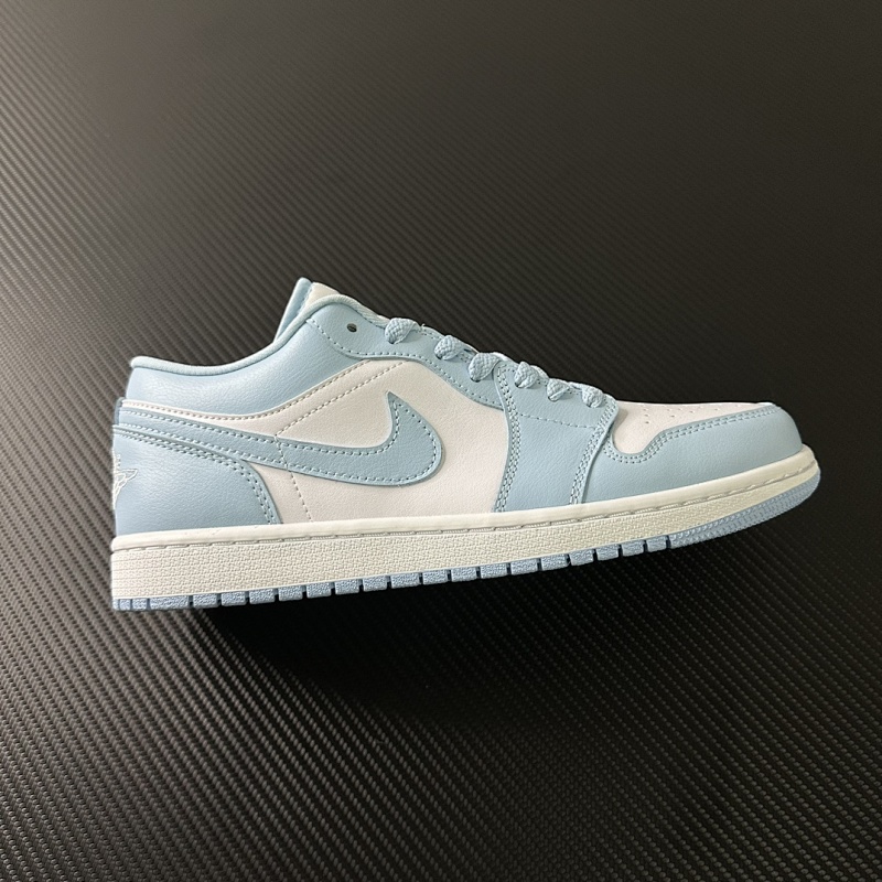 Air Jordan 1 Low "Aluminum"