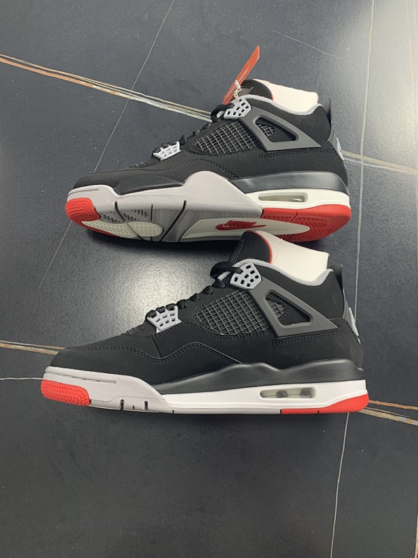 Air Jordan 4 Bred