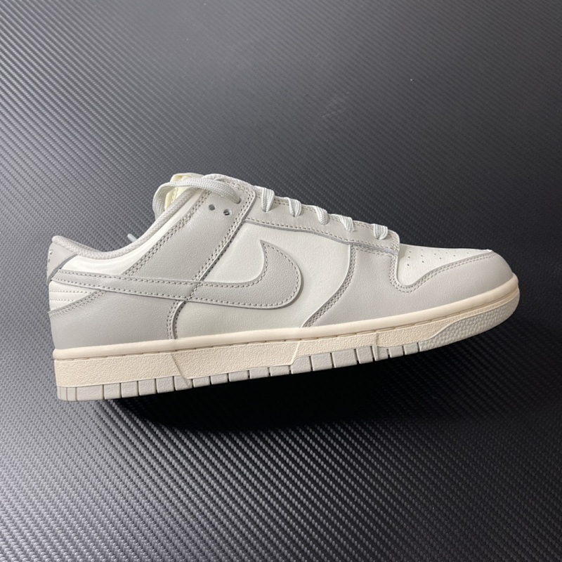 NIKE Dunk Low Bone White
