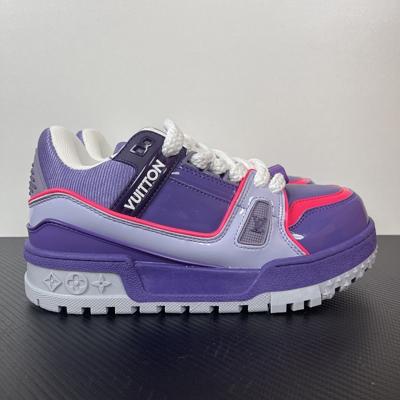 LOUIS VUITTON SNEAKERS (46)