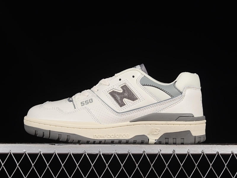 NEW BALANCE SNEAKERS (81)