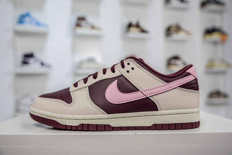 NIKE Dunk Low Valentine's Day (2)