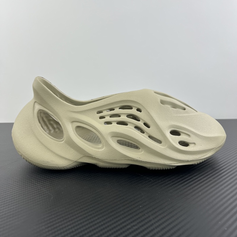 Yeezy Foam Runner (6)