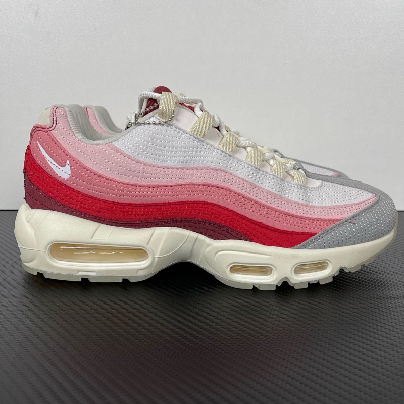 NIKE Air Max 95 Pink Gradient