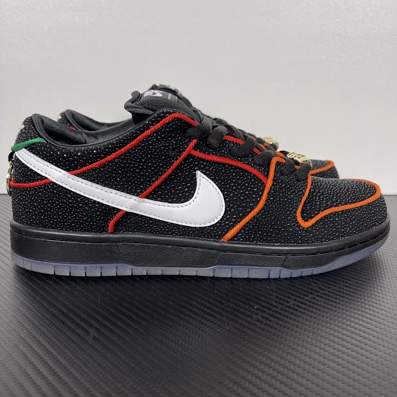 NIKE Dunk Black Pearl