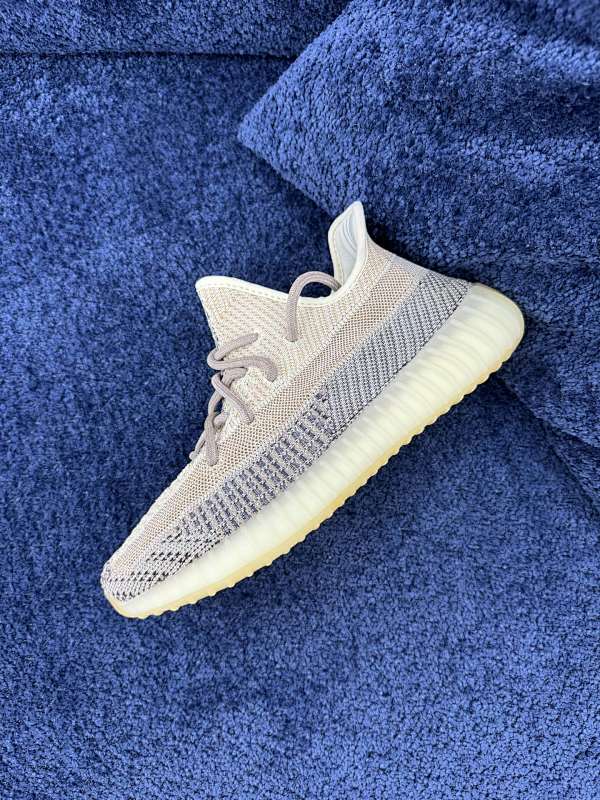 YEEZY 350 Sand