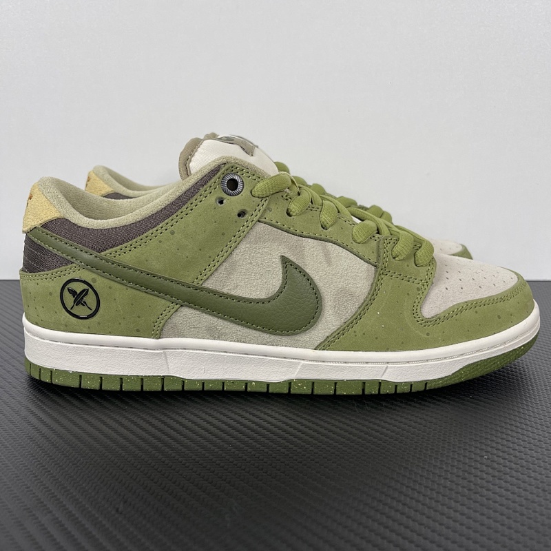 NIKE Dunk Green-White Collaboration