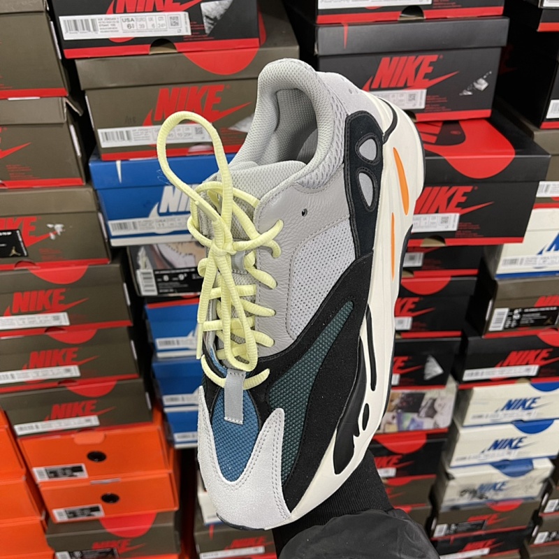 YEEZY 700 V2 "Static"