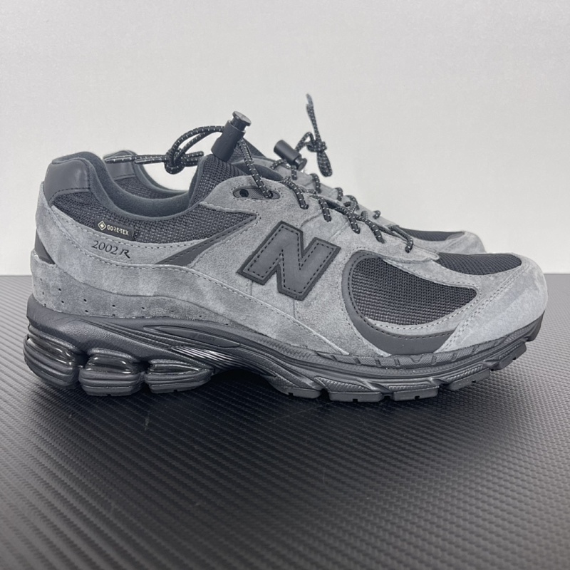 NEW BALANCE M2002RXZ