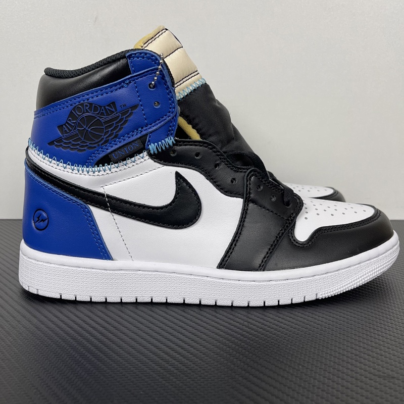 JORDAN AJ1 Retro High OG Lightning Blue