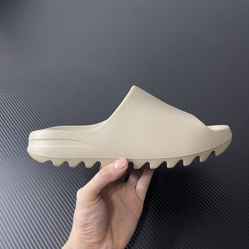 Yeezy Slide “Pure”