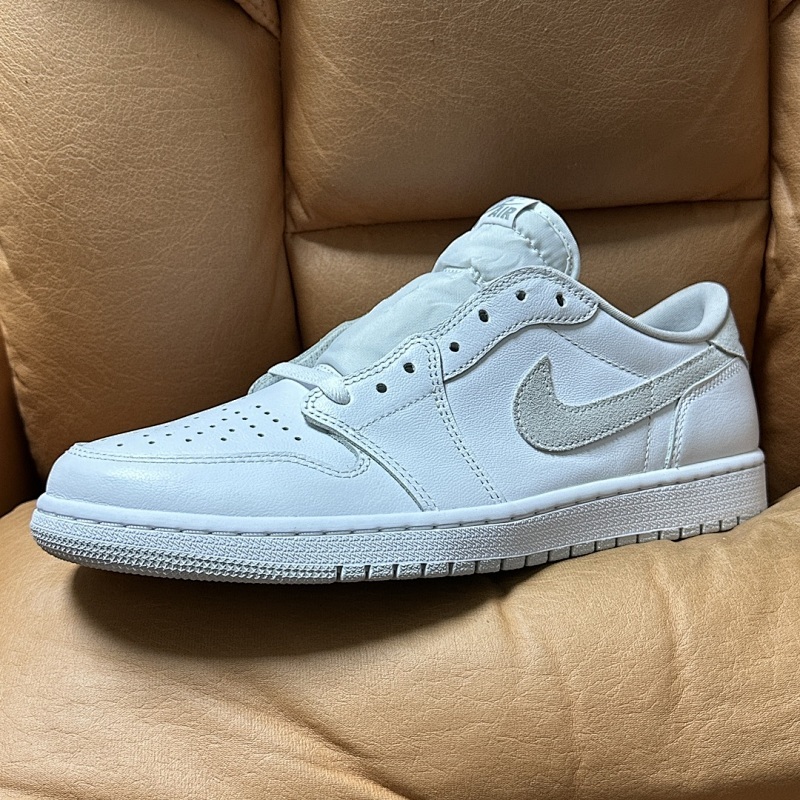Air Jordan 1 Low Light Smoke Grey