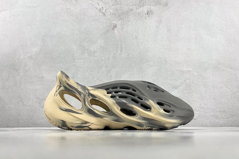 Yeezy Foam Runner (9)