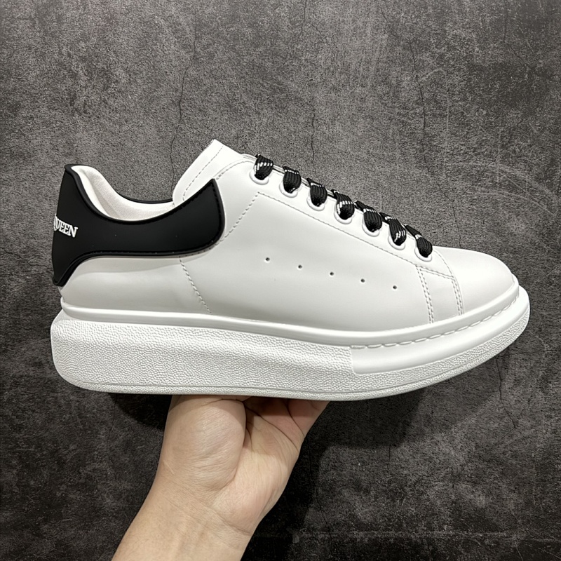 Alexander McQueen White/Black Oversized Sneaker