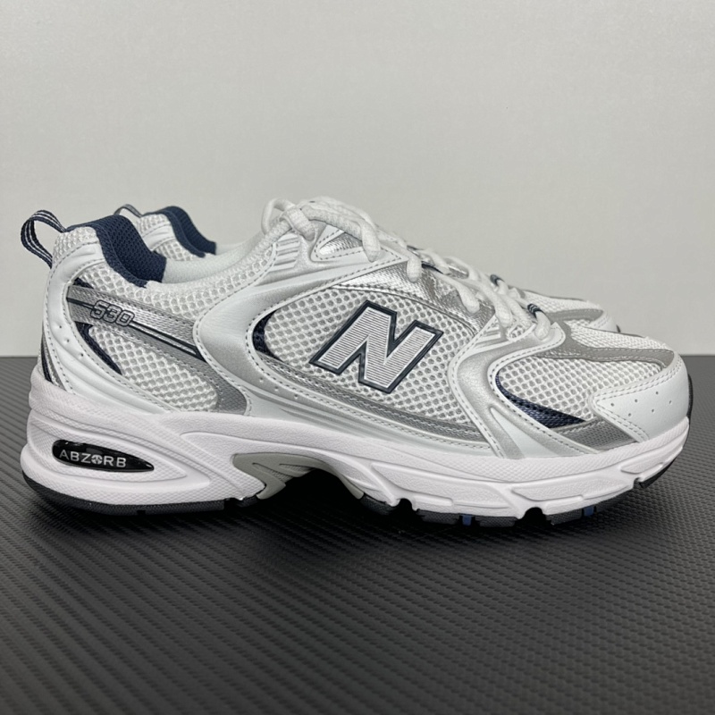 NEW BALANCE SNEAKERS (119)