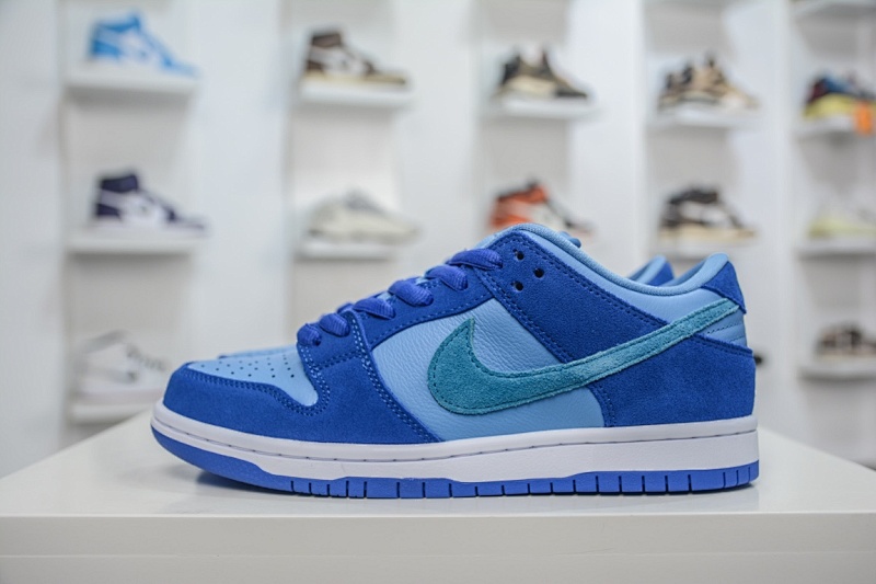 NIKE Dunk Low Blue Raspberry