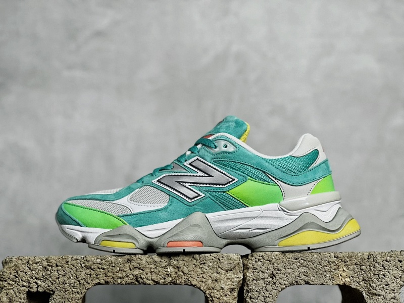 NEW BALANCE SNEAKERS (25)