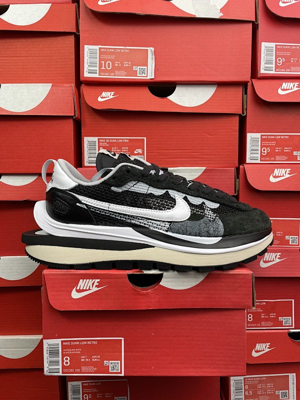 SACAI x Nike Dunk Low