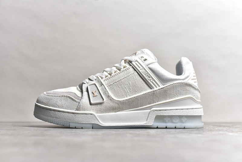 LOUIS VUITTON SNEAKERS (29)