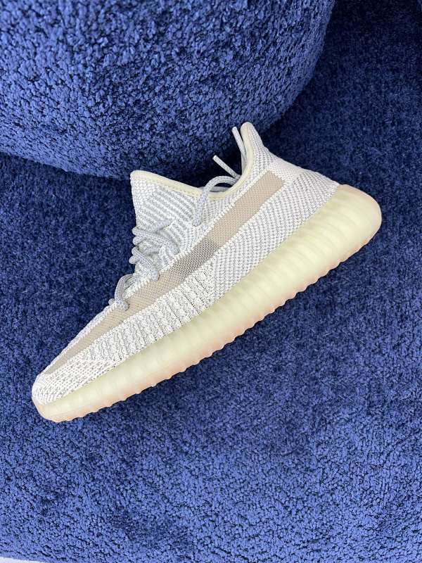 YEEZY BOOST 350 V2 "Kremlin White"