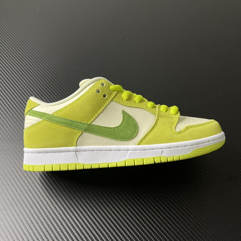 Nike Dunk Low "Lemon Drop"