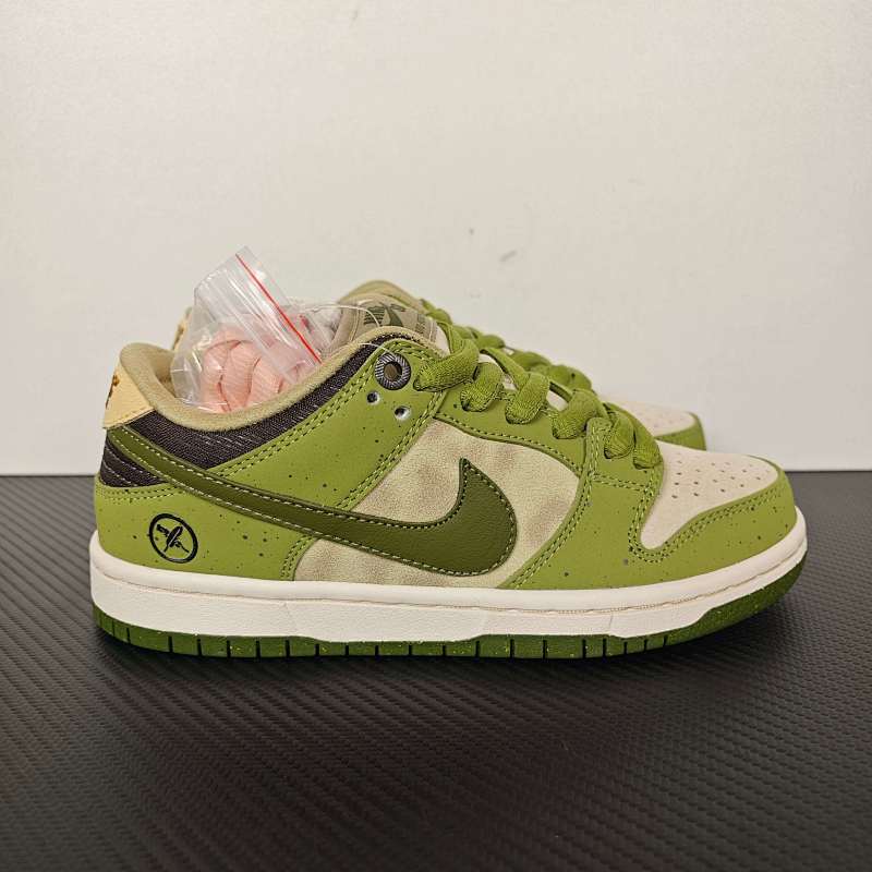 NIKE Dunk Low Green Feather