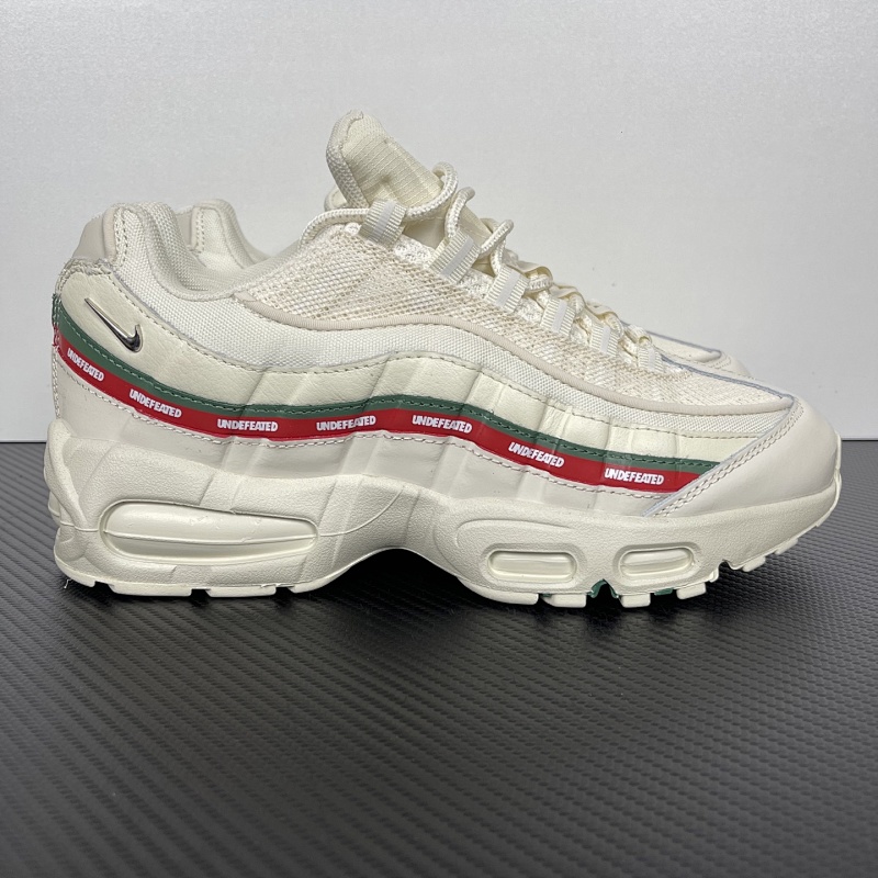 NIKE Air Max 95 UNDEFEATED (3)