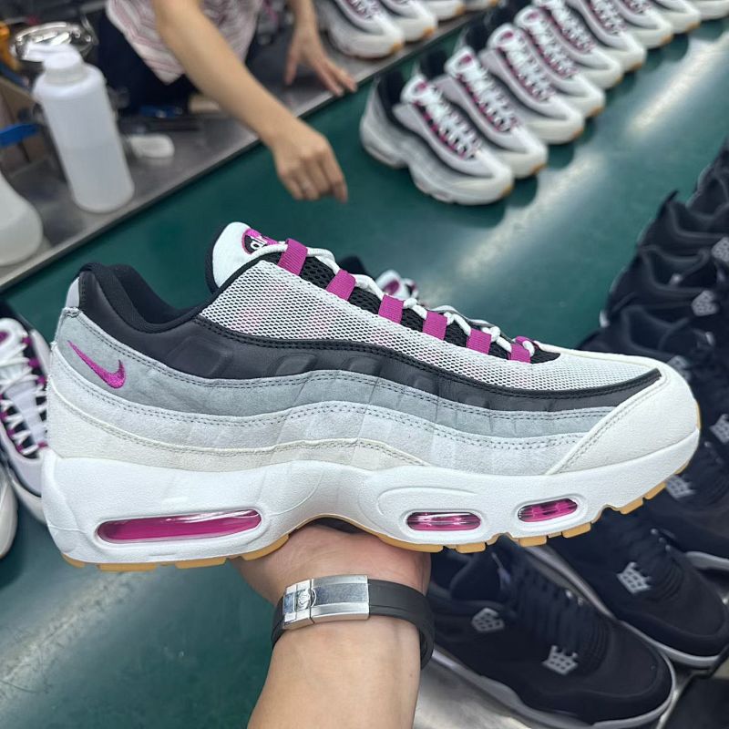 NIKE Air Max 95 SB