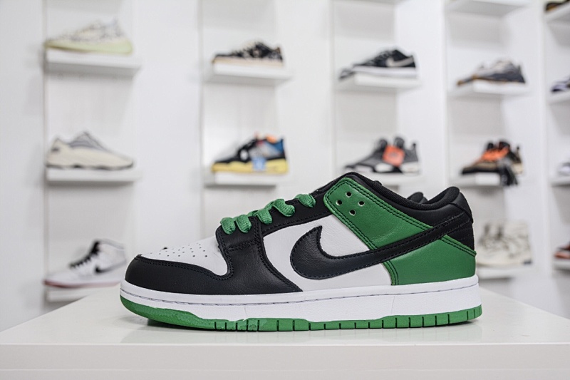 NIKE Dunk Low Black/Green