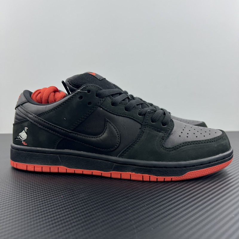 NIKE DUNK 黑鸽子
